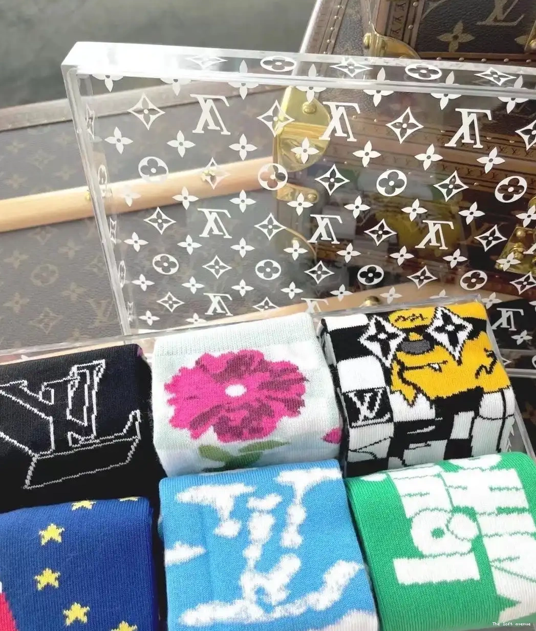 CUSTOM SOCKS LV BOX WITH 0624